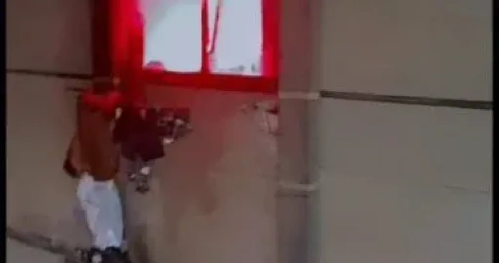 جانب من الحريق