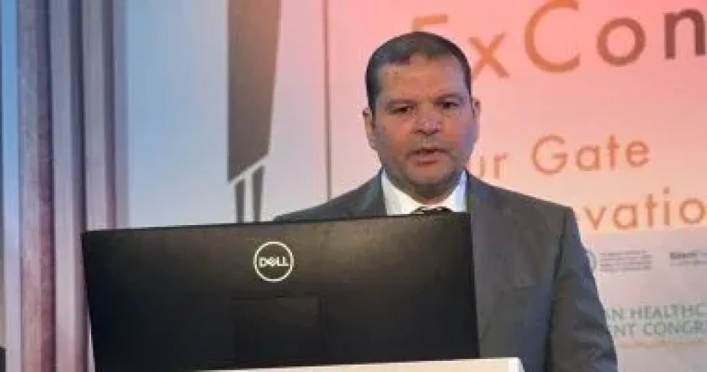 الدكتور إيهاب أبو عيش نائب رئيس مجلس إدارة الهيئة العامة للتأمين الصحي الشامل
