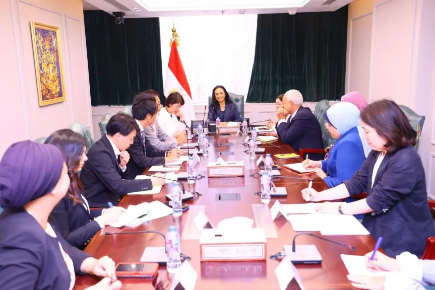  مايا مرسي وزيرة التضامن الاجتماعي وجانب من اللقاء