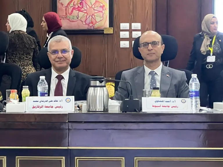 رئيس جامعة 