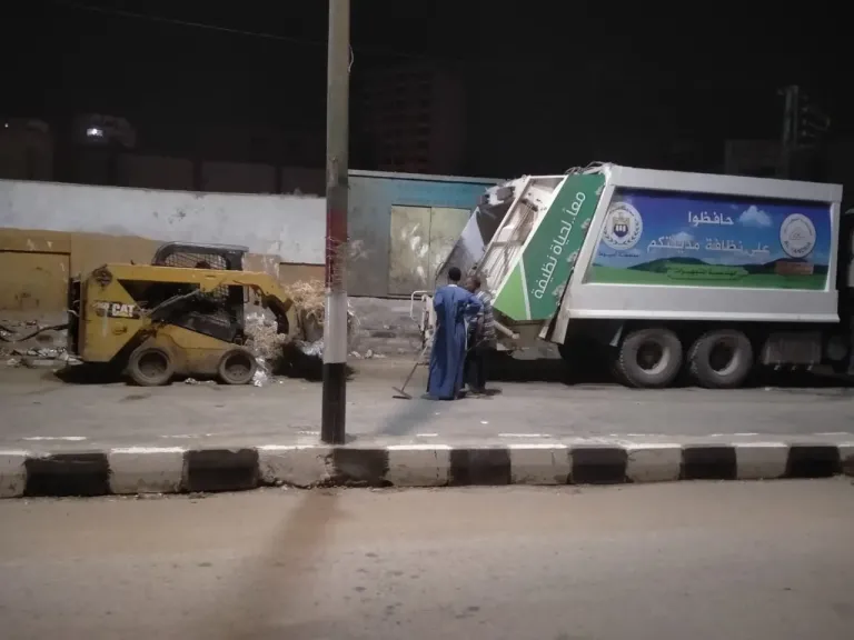 جانب من متابعه 