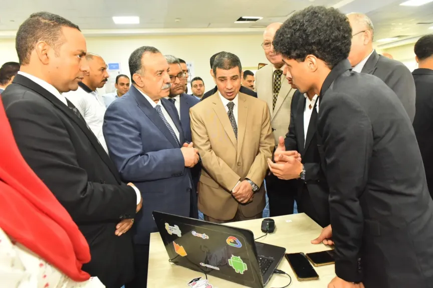 محافظ أسيوط 