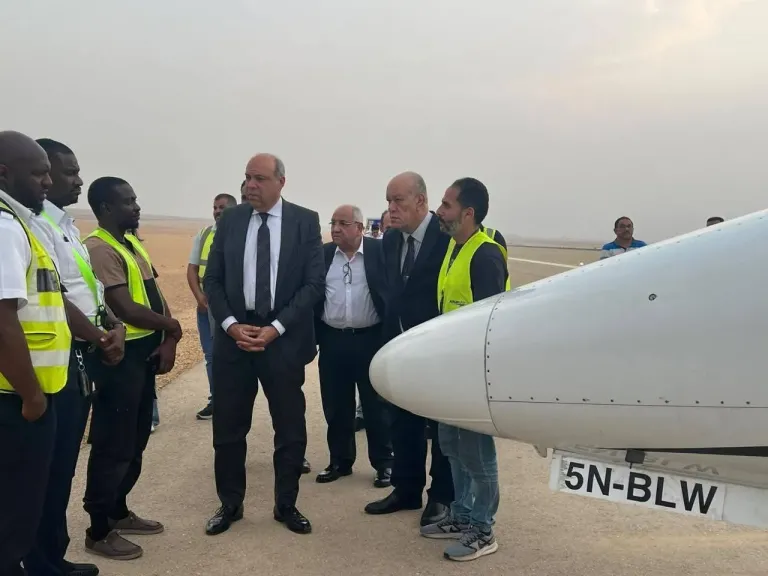 جولة وزير الطيران 