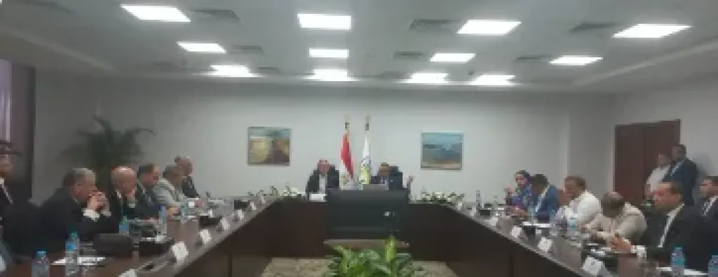 جانب من لجنة الإدارة المحلية