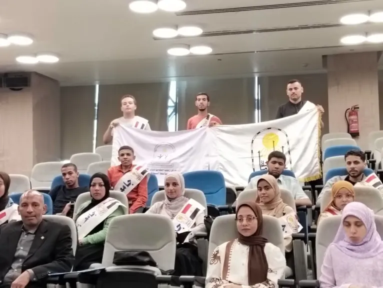 جانب من متابعه 