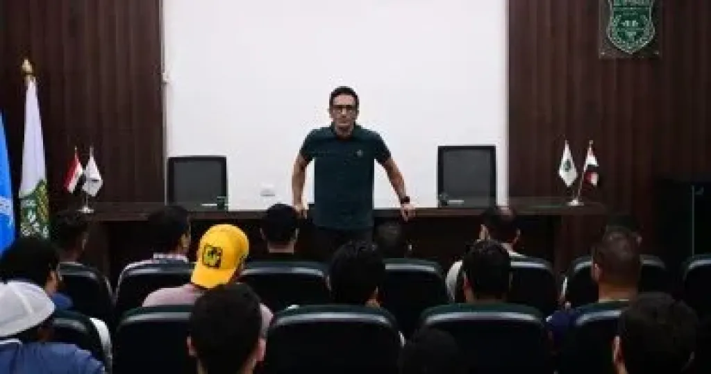 أحمد سامي مع لاعبي الاتحاد السكندري