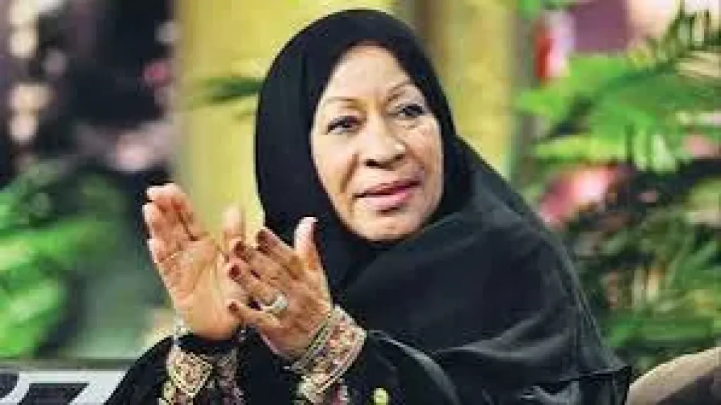 الفنانة والإعلامية الإمارتية رزيقة الطارش