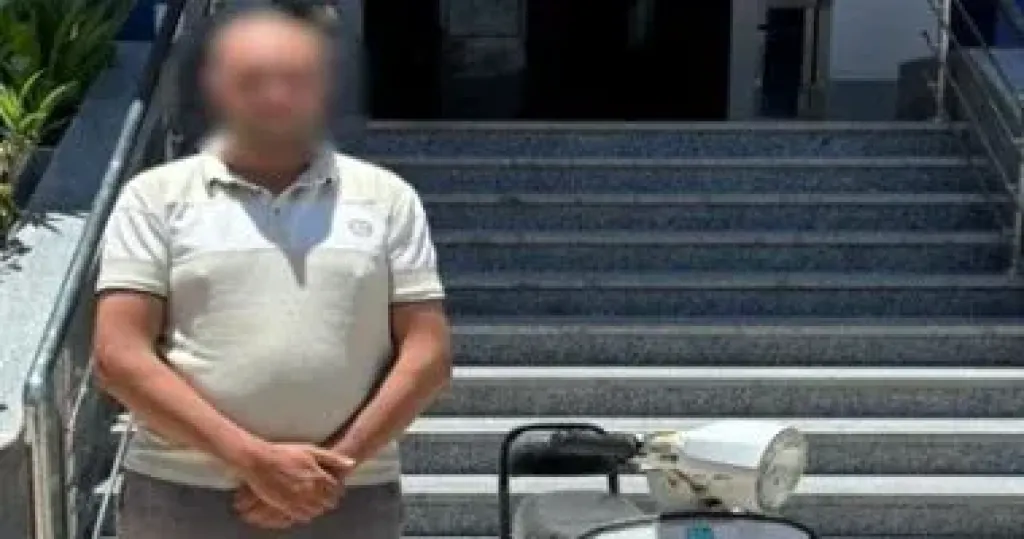 شخص يعتدى على سائق فى المنيرة