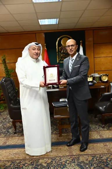 رئيس جامعة 