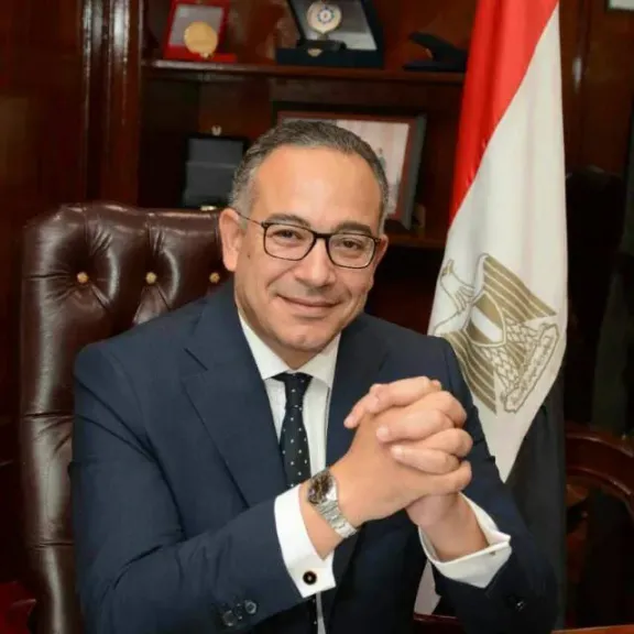 الدكتور أحمد عادل م درويش