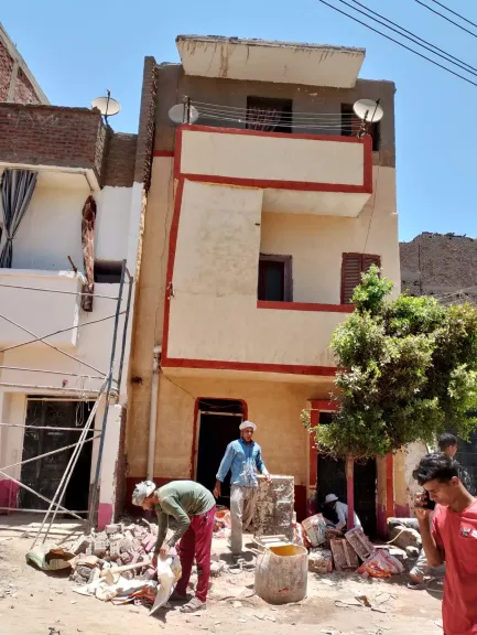 جانب من متابعه 