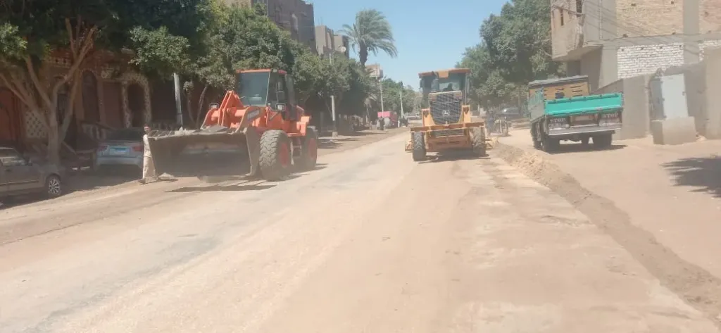 جانب من متابعه 
