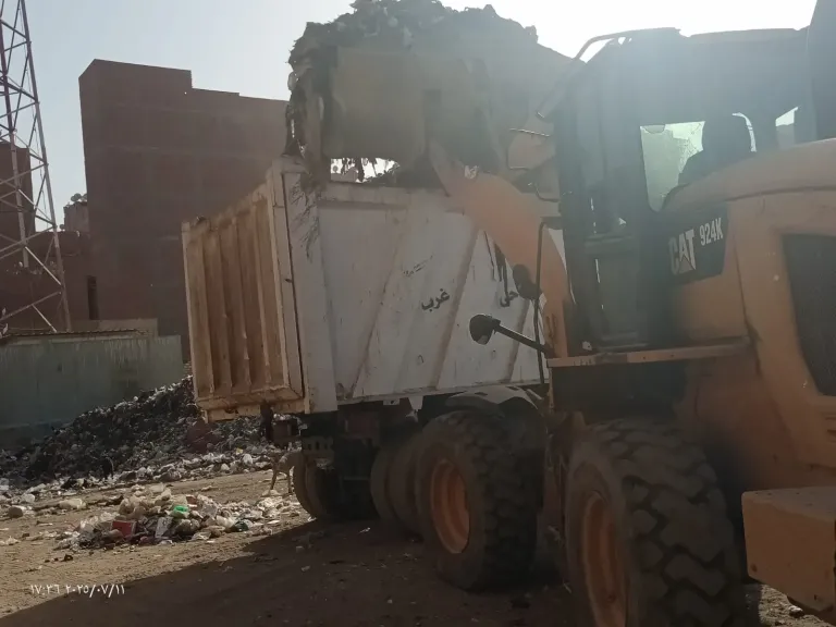 جانب من متابعه 