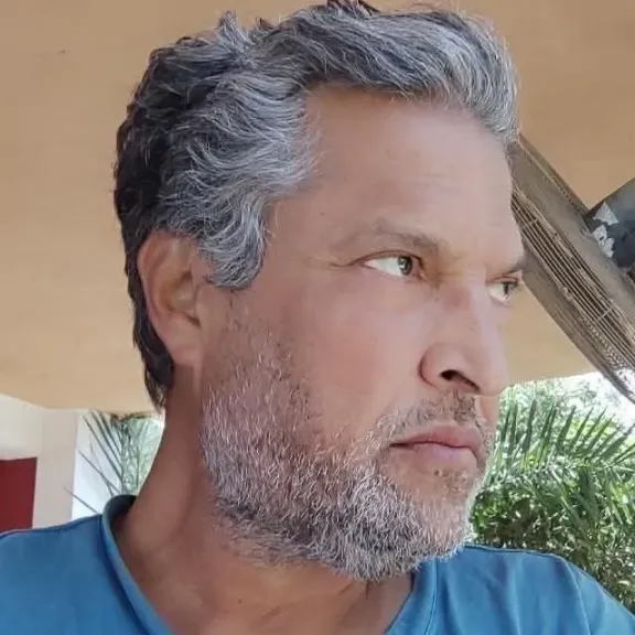 الراحل الكاتب فتحي ابو العز 