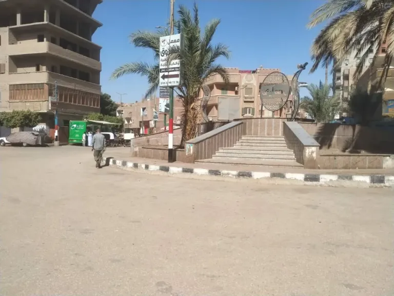 جانب من متابعه 