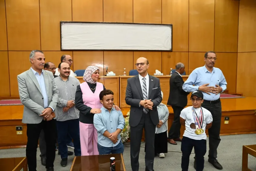 رئيس جامعة أسيوط 