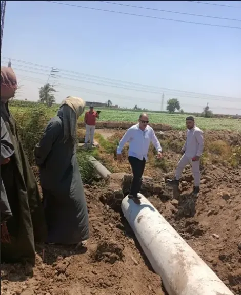 جانب من متابعه 