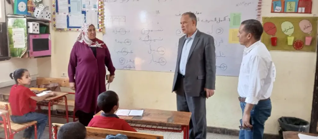جانب من متابعه 