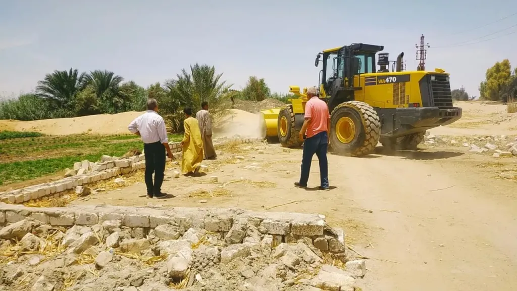 جانب من متابعه 