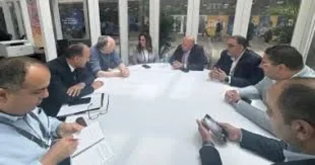 جانب من الاجتماع 