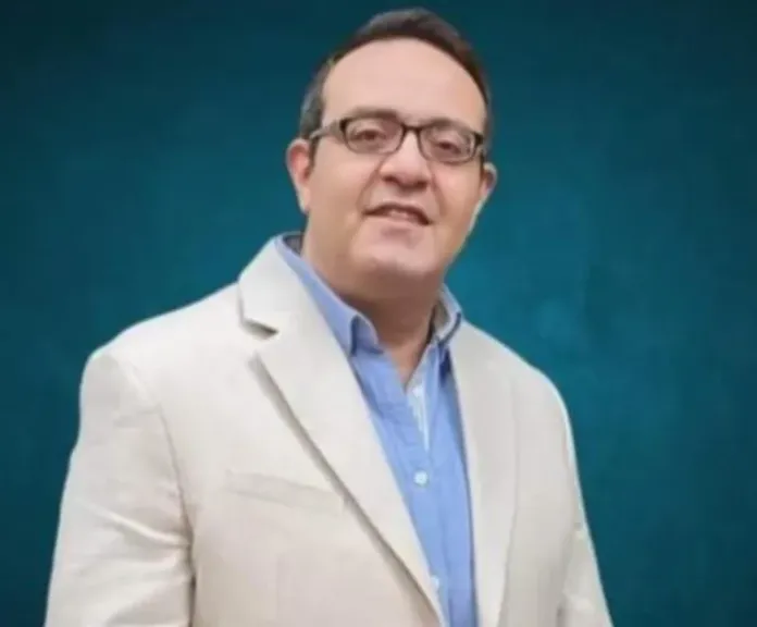 الكاتب الصحفى أحمد جلال عيسى