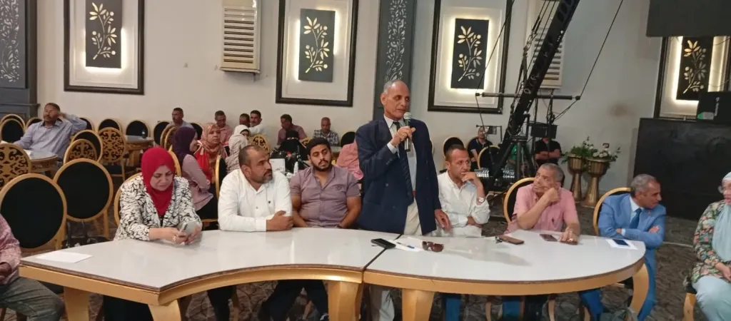 جانب من متابعه 