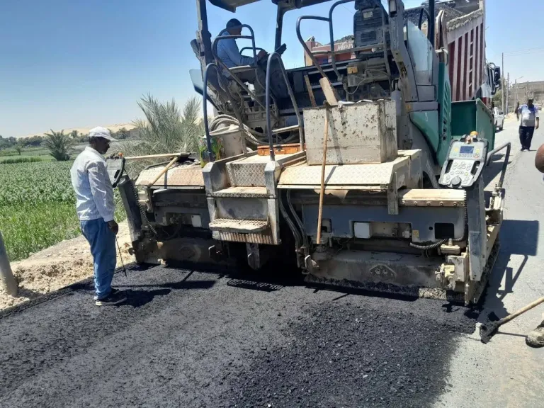 جانب من متابعه 