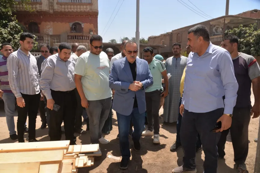 جانب من متابعه 