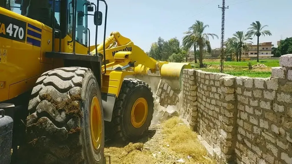 جانب من متابعه 