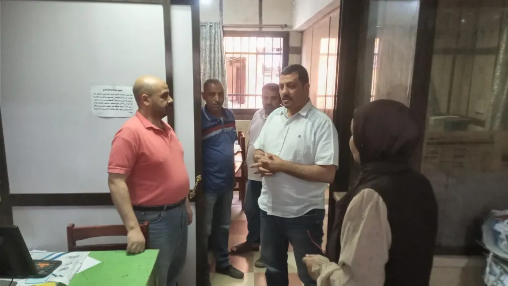 جانب من متابعه 