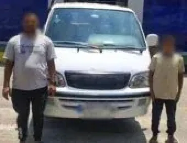 الداخلية تضبط طفل يقود سيارة ميكروباص