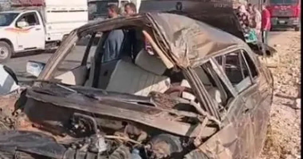 السيارة