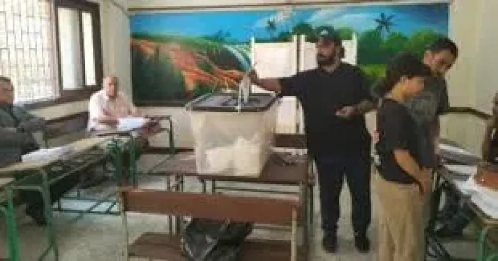 جانب من اللجان