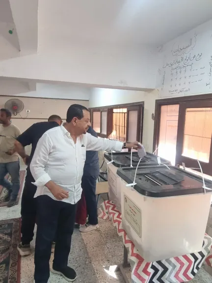 النائب عبد السلام الجبلي يدلي بصوته في انتخابات الشيوخ