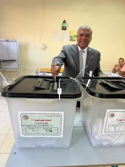 السادات يدلي بصوته