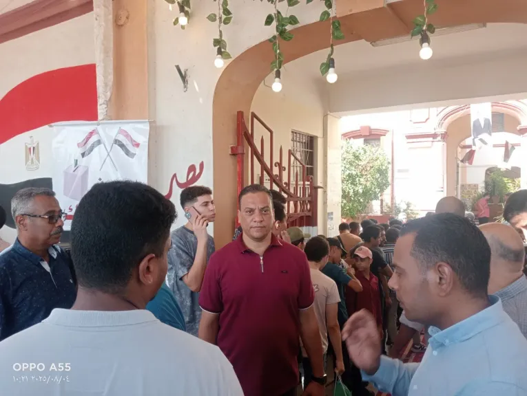 جانب من متابعه 