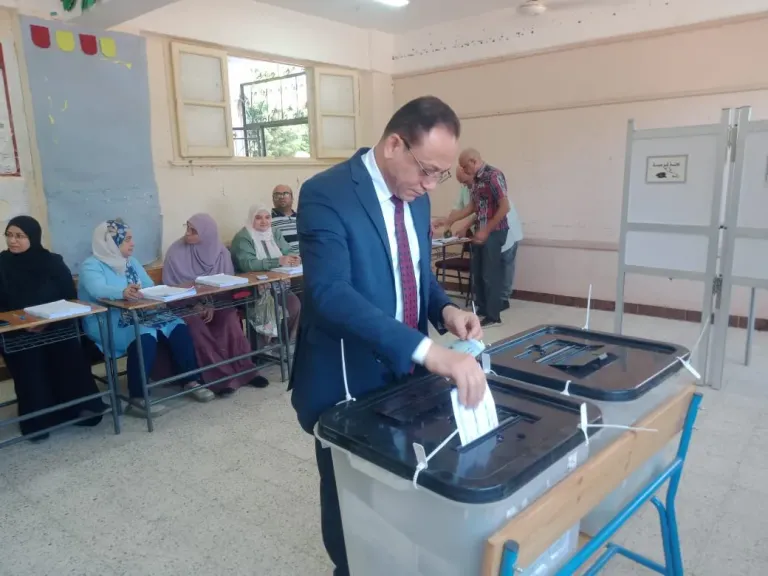 جانب من متابعه 