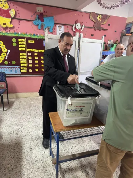 داخل اللجنة الانتخابية 