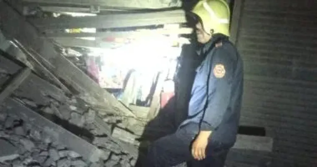 انهيار سقف  