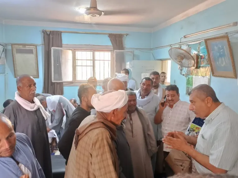جانب من متابعه 