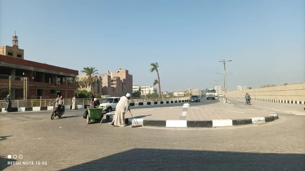 جانب من متابعه 