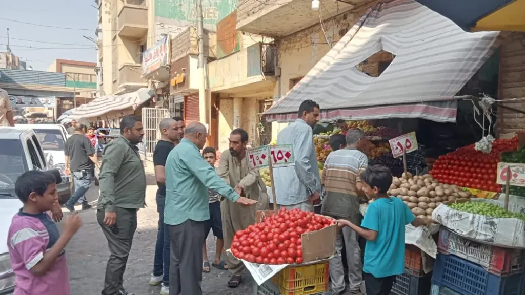 جانب من متابعه 