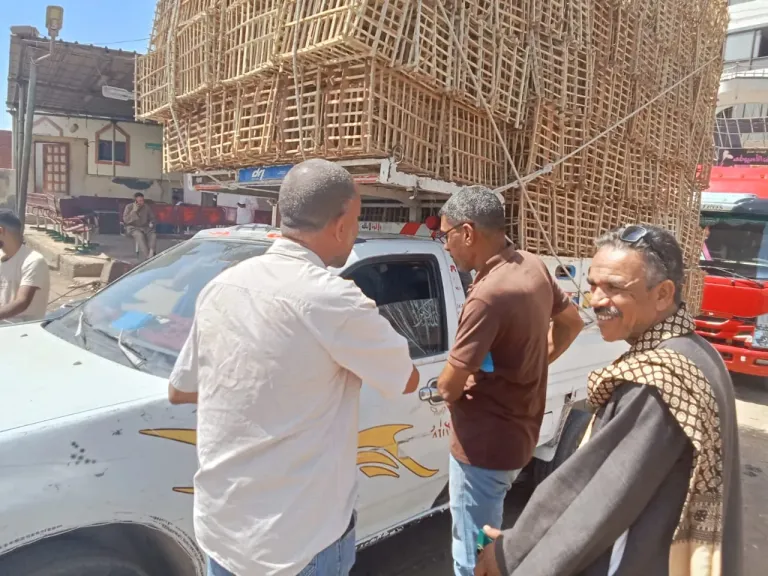 جانب من متابعه 