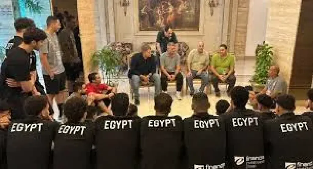 طارق محروس يزور منتخب الناشئين