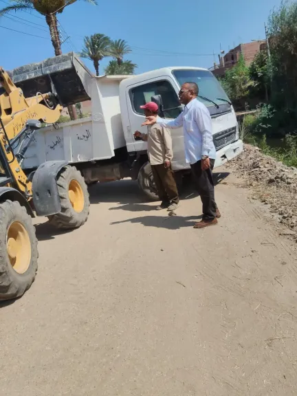 جانب من متابعه 