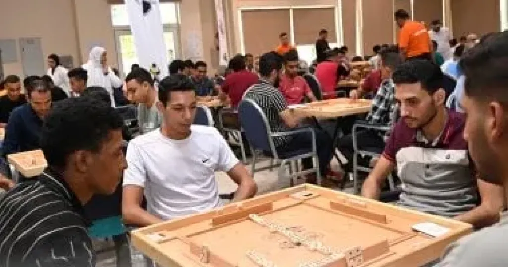 الدومينو