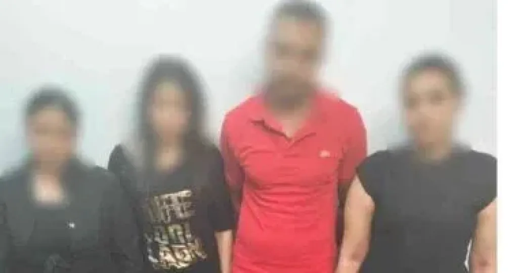المتهمين 