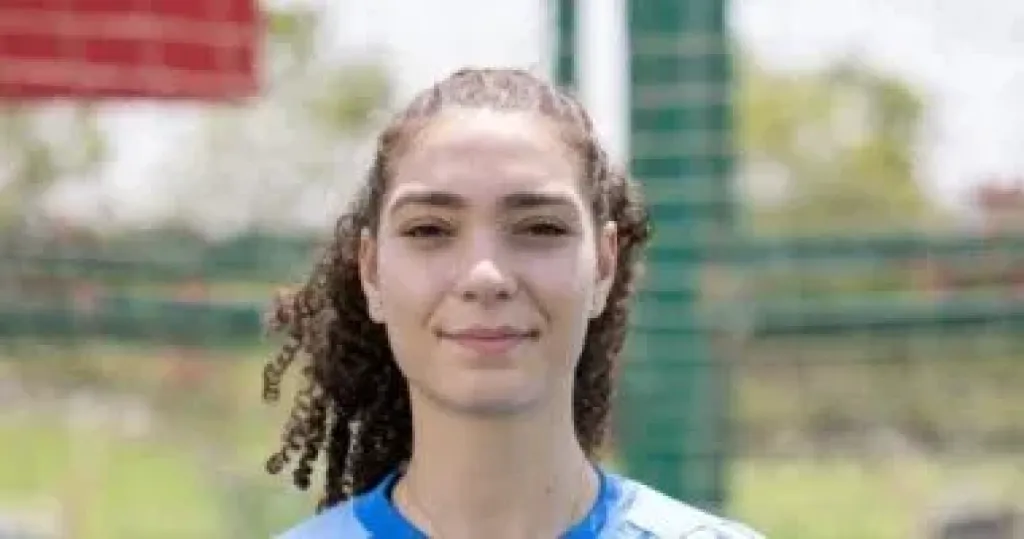 عزة الفولي