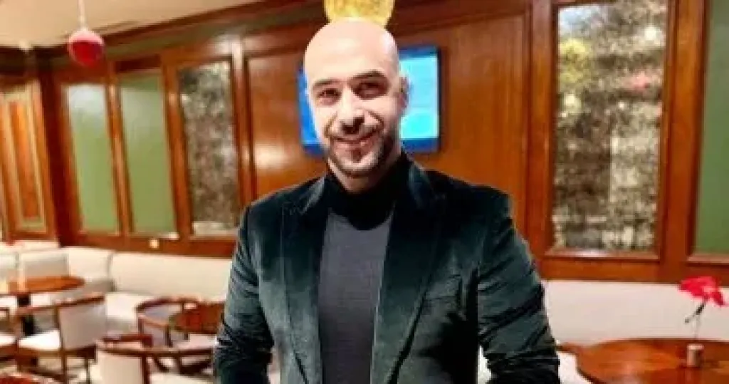 المطرب نور محفوظ  