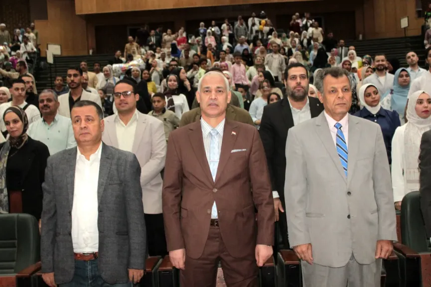 جانب من متابعه 
